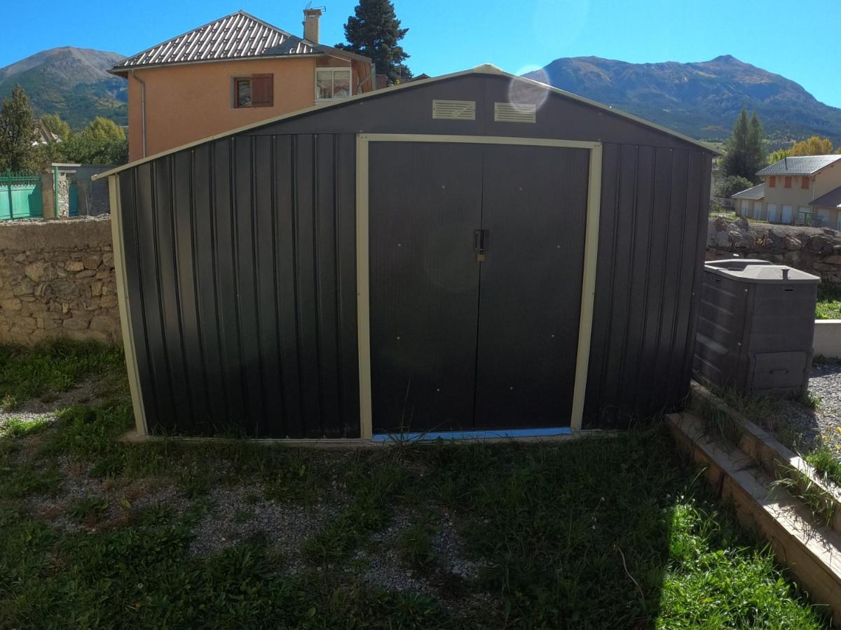 Maison Neuve Proche De Barcelonnette Жозие Екстериор снимка